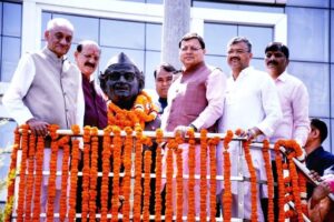पूर्व मुख्यमंत्री हेमवती नंदन बहुगुणा की 106वीं जयंती पर श्रद्धांजलि, सीएम धामी और विजय बहुगुणा ने किया माल्यार्पण…..