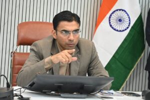 प्रशासक का कार्यभार संभालते ही नोटिस नकेल पैनल्टी लगा दिखाया था बाहर का रास्ता…