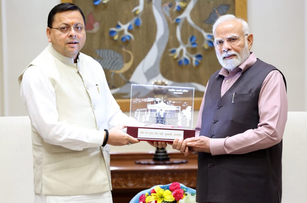 pm-modi-meeting-cm-dhami (1)