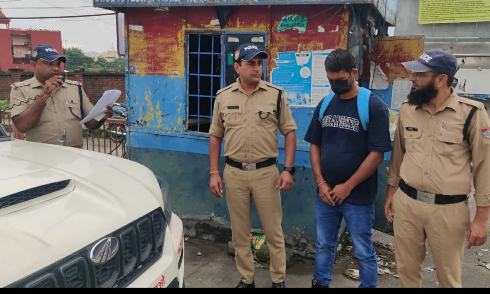 अपराधियों की निकाली बारात