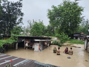 तराई में बरसात ने मचाया कहर, नदियां उफान पर, कई इलाके जलमग्न