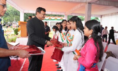 मुख्य सचिव आनंद बर्द्धन