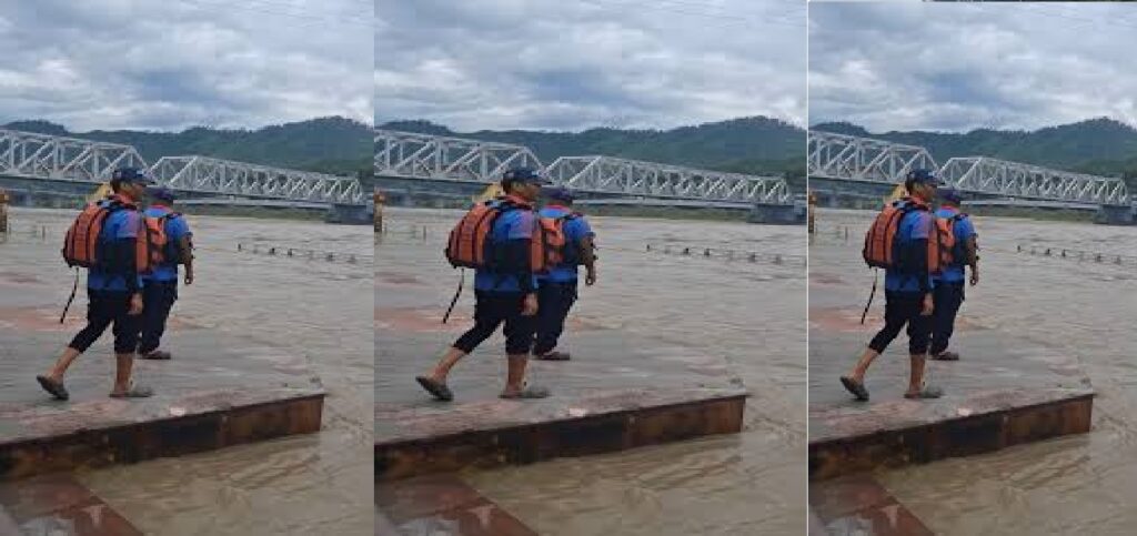 युवक ने अलकनंदा में लगाई छलांग