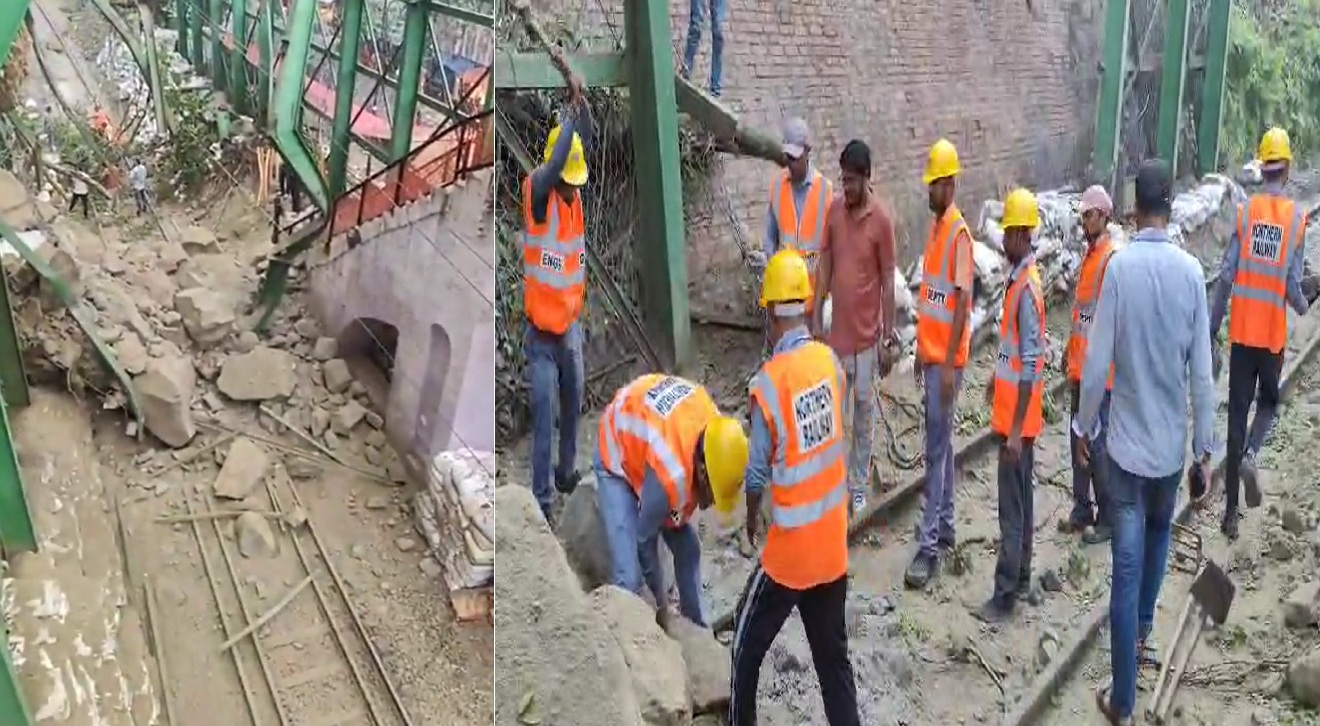 रेलवे ट्रैक बाधित