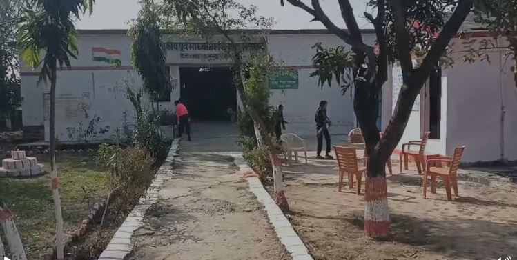 स्कूल में पांचवीं बार चोरी