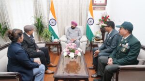 सशस्त्र सेना झंडा दिवस आज, राज्यपाल गुरमीत सिंह ने लगाया फ्लैग