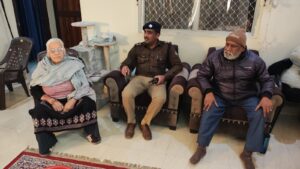 दून पुलिस की सराहनीय पहल, वरिष्ठ नागरिकों से सम्पर्क कर हाल जाना और साइबर अपराधों से बचने के लिए किया जागरूक
