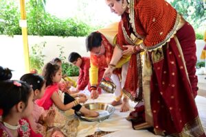 दुर्गा अष्टमी पर सीएम धामी ने मुख्यमंत्री आवास में किया कन्या पूजन, देवी स्वरूपा बालिकाओं का लिया आशीर्वाद