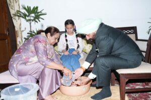 DEHRADUN NEWS: राज्यपाल ने दुर्गाष्टमी पर कन्या पूजन कर दी प्रदेशवासियों को शुभकामनाएं