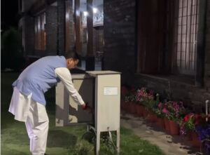 मुख्यमंत्री आवास पर सीएम धामी ने एक घंटे बंद रखी लाइटें, Earth Hour पर दिया पर्यावरण संरक्षण का संदेश