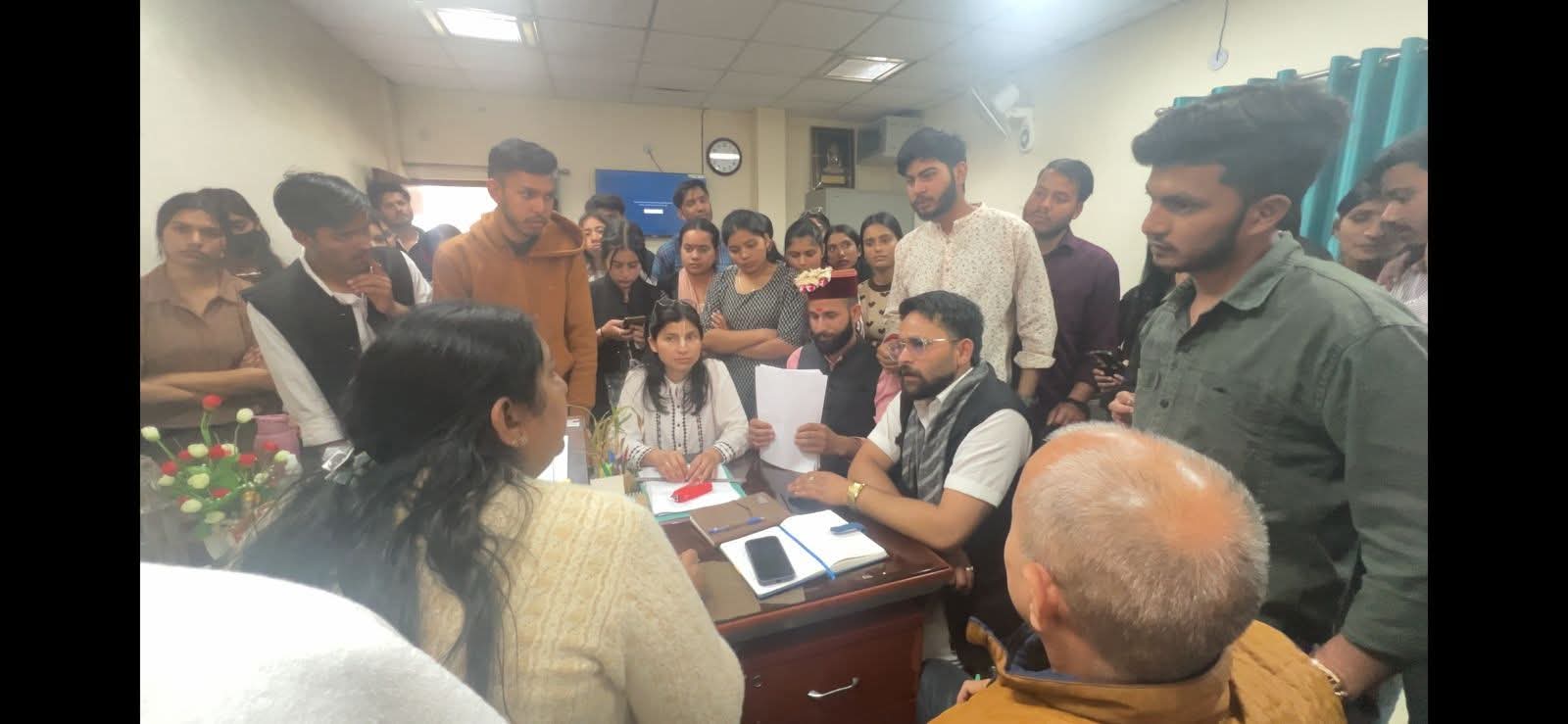 TEHRI NEWS SRIDEV SUMAN UNIVERSITY PROTEST