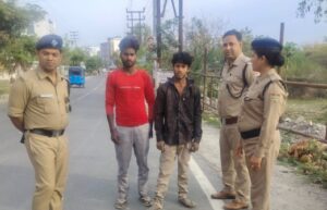 देहरादून में पुलिस ने चलाया चेकिंग अभियान, अनावश्यक रूप से घूम रहे संदिग्धों से की गई पूछताछ