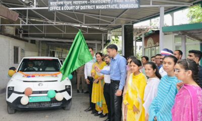 डीडीआरसी और नारी निकेतन को मिली निःशुल्क ईवी वाहन सेवा, डीएम ने दिखाई हरी झंडी