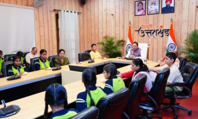 मुख्यमंत्री ने बालिकाओं के साथ प्रधानमंत्री के मन की बात के 134 वें संस्करण को सुना