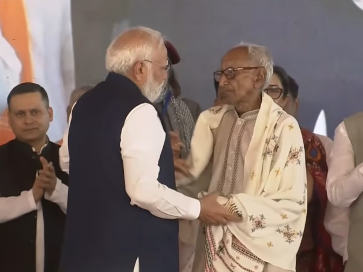 Makhanlal Sarkar with pm modi
