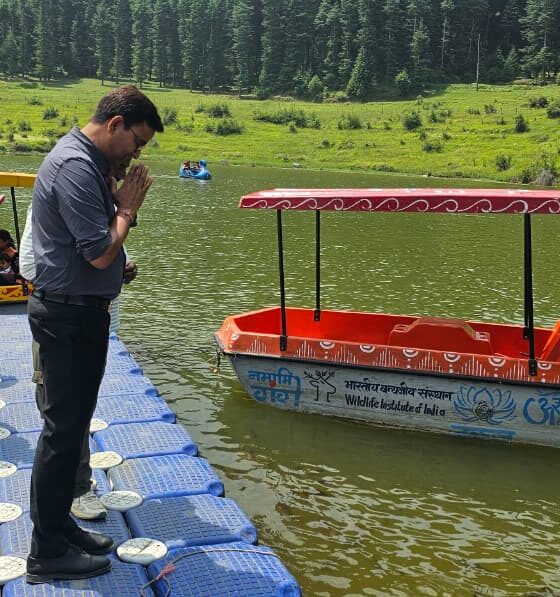 कोलीढेक झील