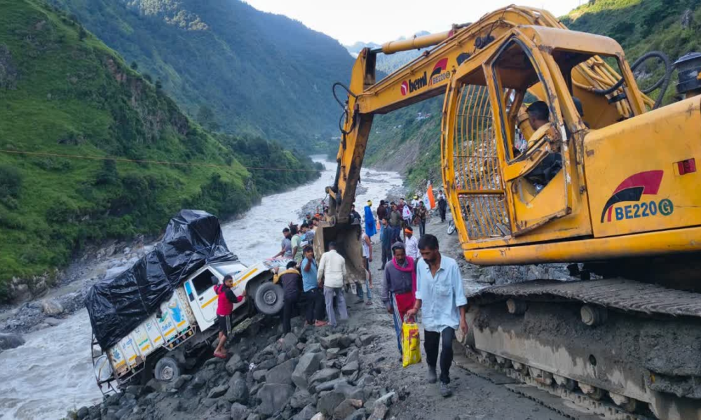 Uttarkashi Accident News Paapadganj
